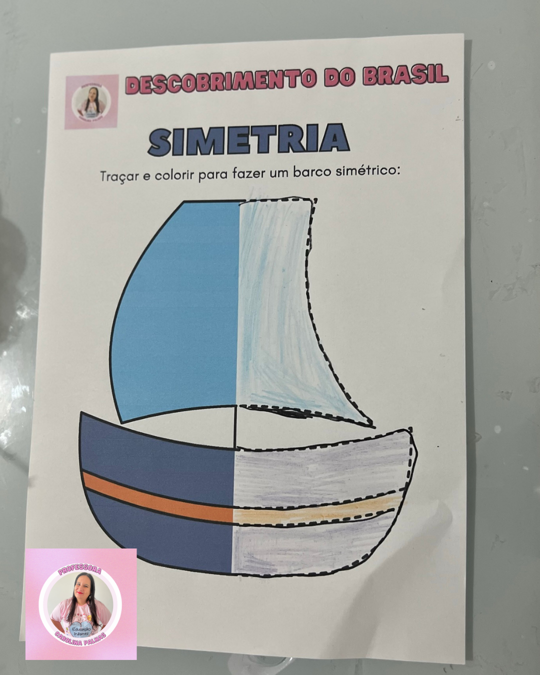 Colorir O Jogo De Simetria Do Barco De Pontos Imagem de Stock